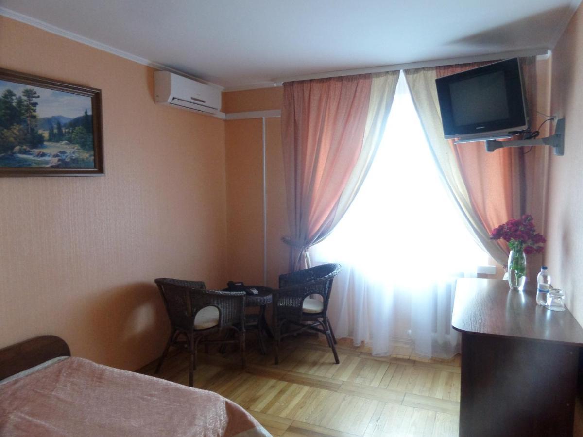 Hotel Tourist Rivne Exterior foto