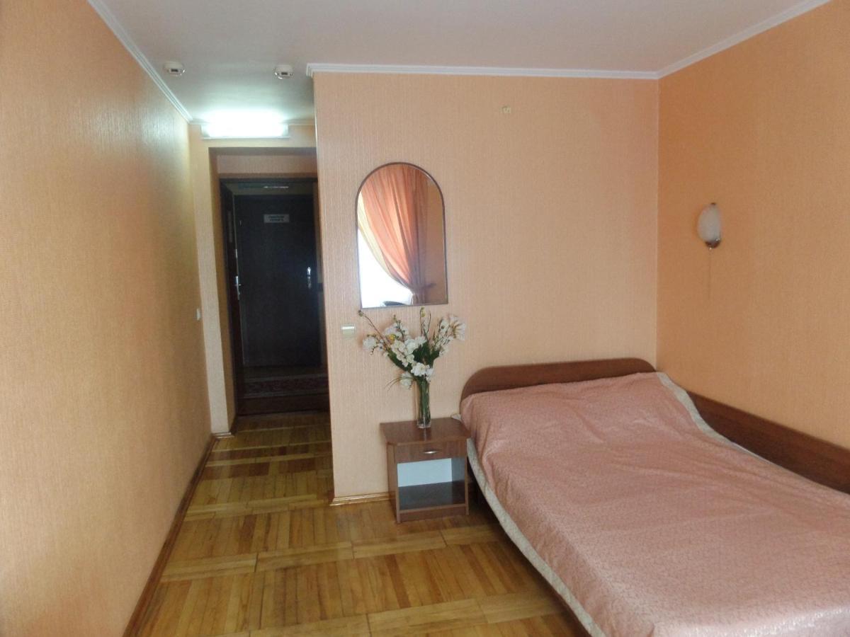 Hotel Tourist Rivne Exterior foto
