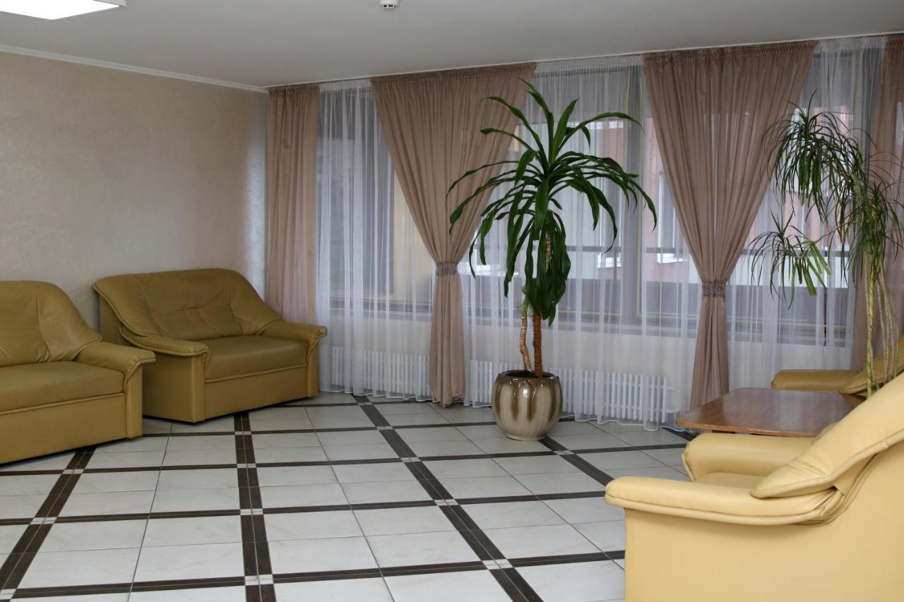 Hotel Tourist Rivne Exterior foto