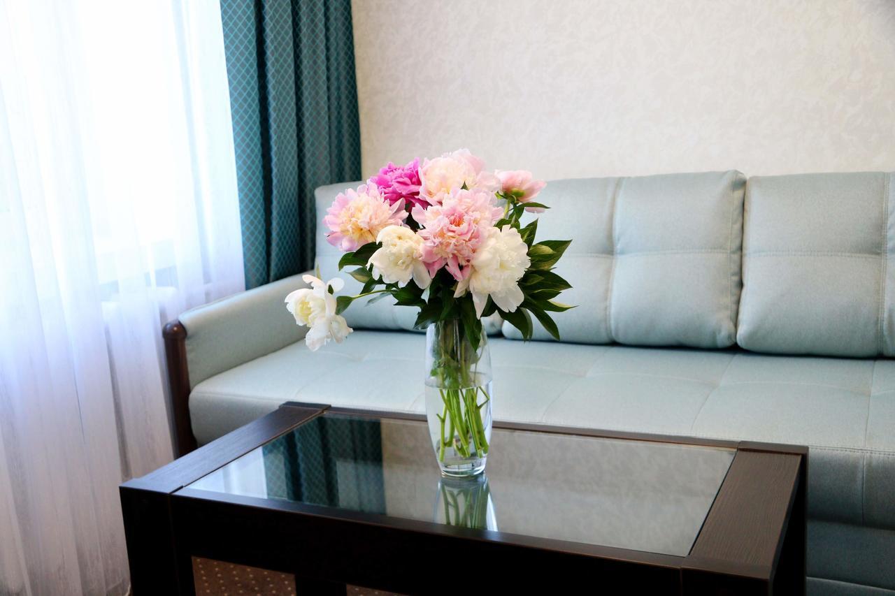 Hotel Tourist Rivne Exterior foto