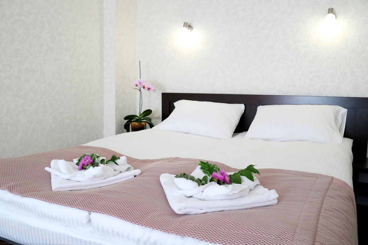 Hotel Tourist Rivne Exterior foto